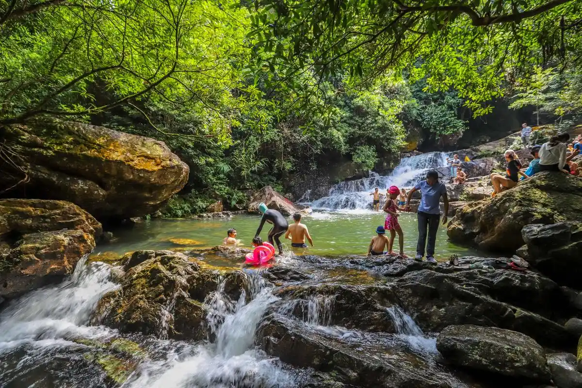 广西钦州八寨沟,"森林氧吧"里亲子嬉水,太适合度假了