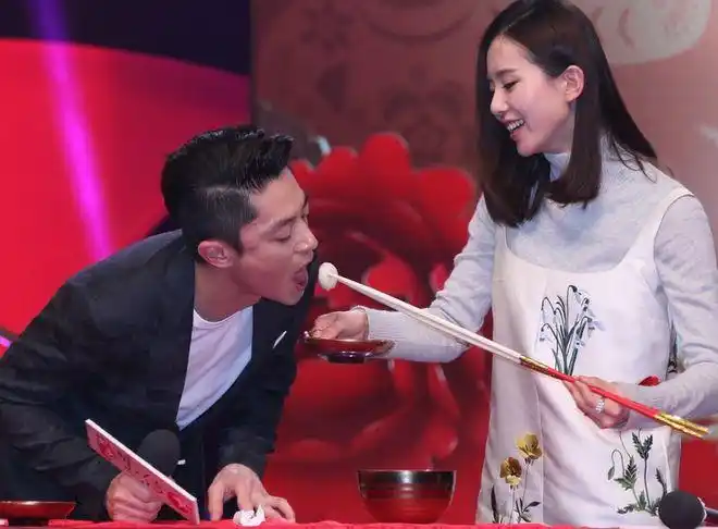 刘诗诗为什么能团宠邓超脱衣照顾诗诗冻得打颤何润东曾猛追过