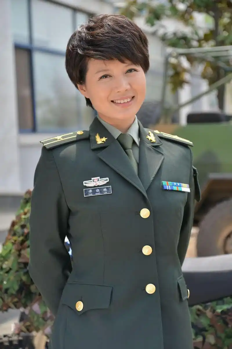 特种兵之利刃出鞘》中出演张丽娜,《我是特种兵之火凤凰》出演谭晓琳