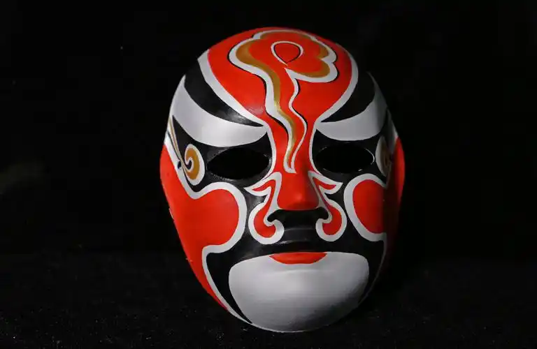 不,传统需要前卫_脸谱