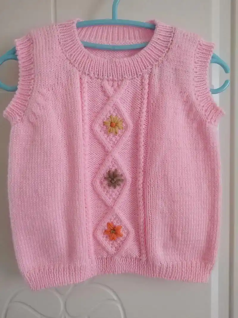 给孙女宝宝的毛背心织好了,我的手工作品 . - 抖音
