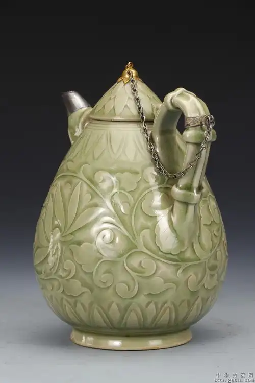 宋代耀州窑刻花执壶