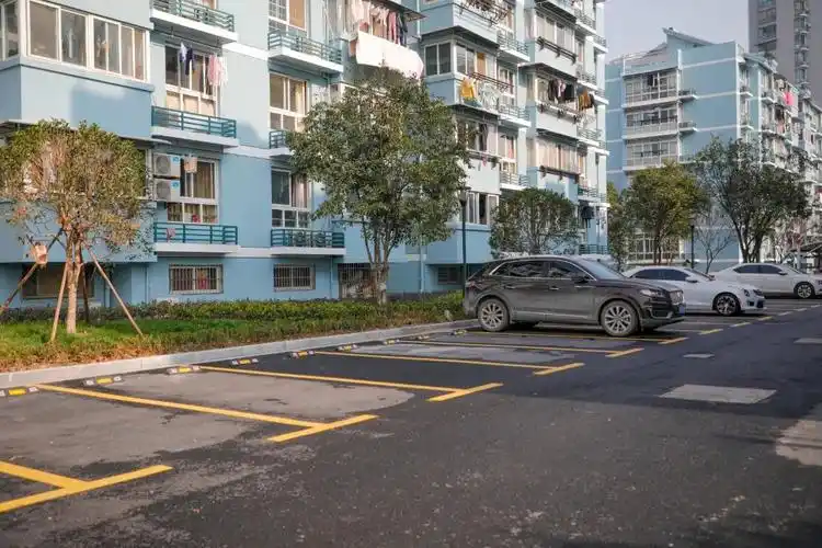 杭州城建学史力行70全市老旧小区改造新增停车位14785个有你家吗