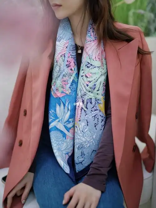 30天丝巾不重样|爱马仕2021春夏必热款方巾