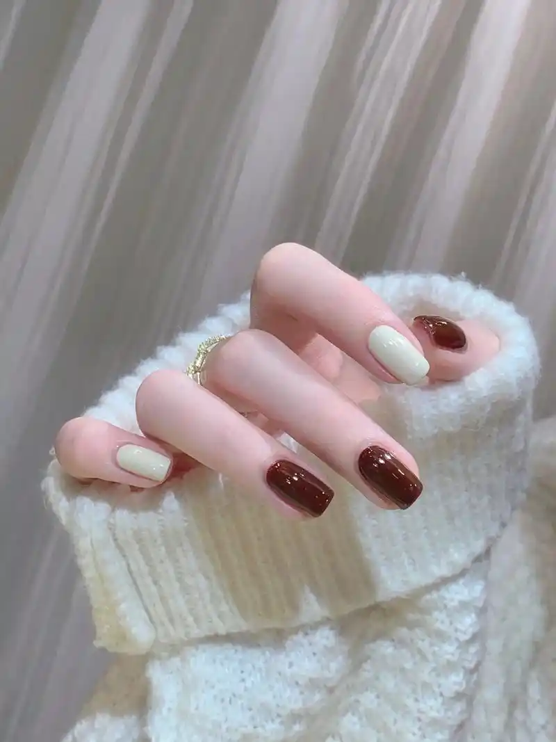 96色号:c11松子可可77c40奶醉布丁 #秋冬显白美甲 #短指甲