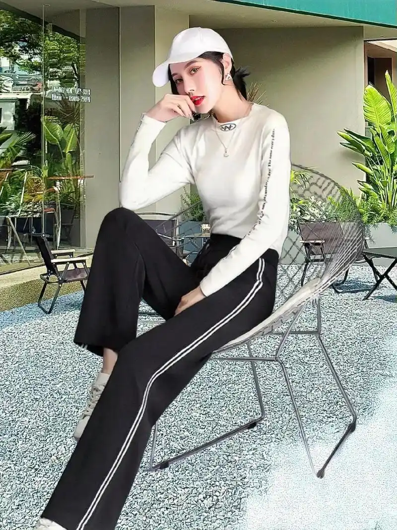 黑色春季新款条纹宽松显瘦时尚百搭运动裤.