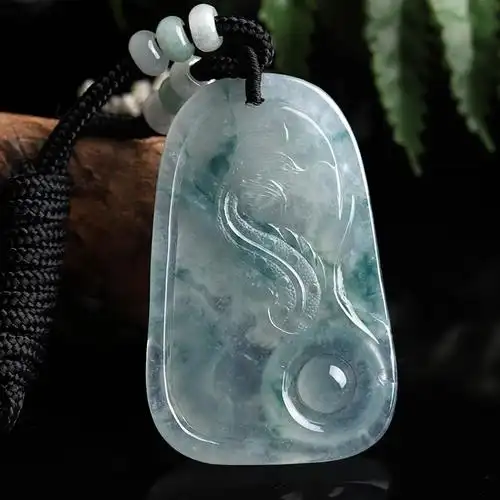 怡泰祥·冰飘花神龙护主_龙凤牌_翡翠挂件_怡泰祥翡翠商城_怡泰祥官网