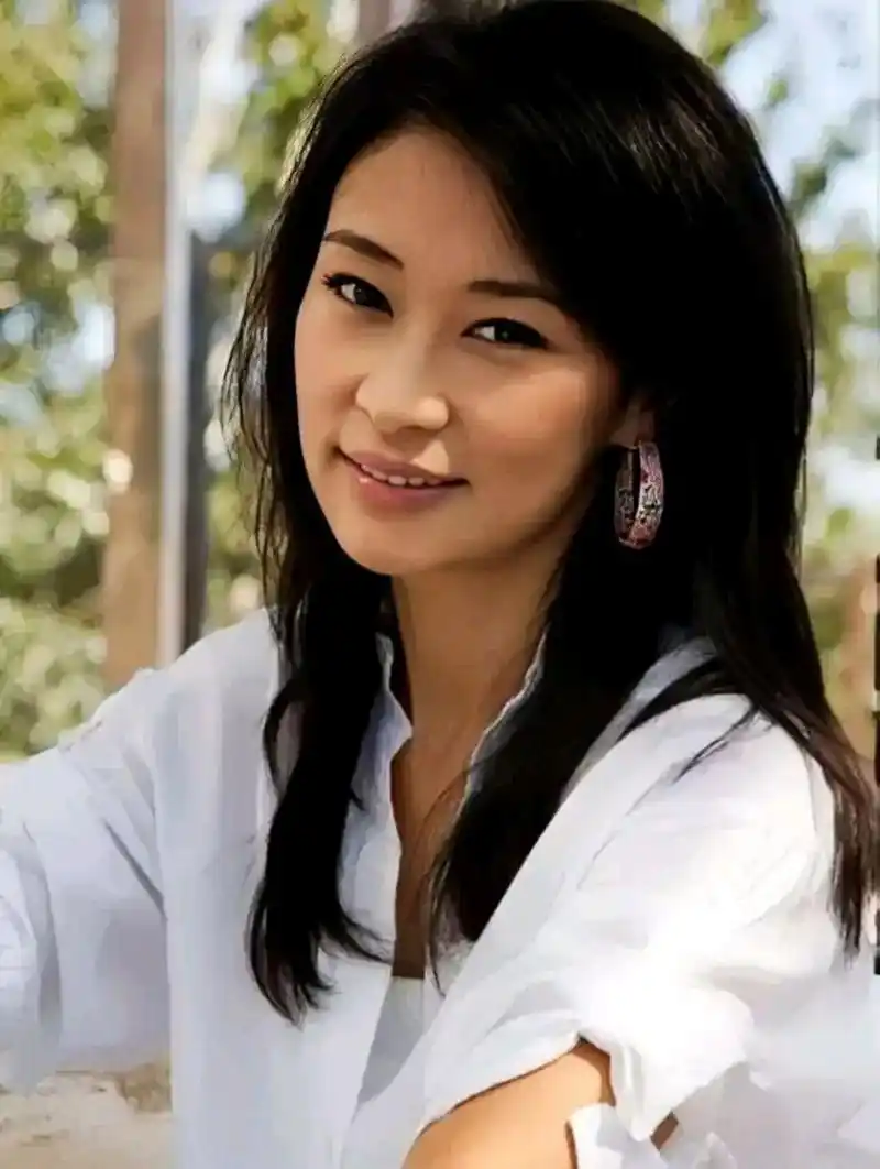 梁静,1972年7月17日在福建省福州市出生,中国大陆著名女演员  1999年