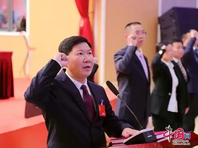 合江县第十七届人民代表大会第三次会议闭幕李庆当选合江县人民政府