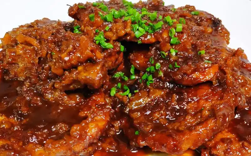 红烧大排好吃有诀窍,处理大排时多一步,大排入味更鲜嫩!