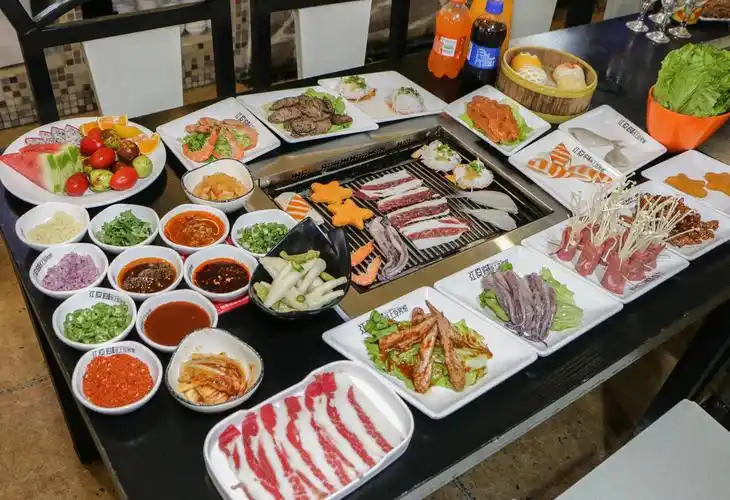 鸿原道牛排海鲜烤肉自助