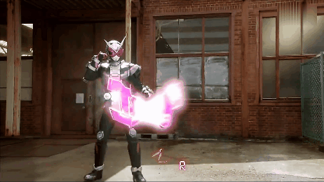 这一话里头,假面骑士时王不出所料获得了假面骑士ex-aid的变身表盘,而