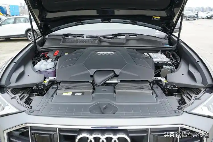 奥迪q8冰雪运动型上市,竞争宝马x6)