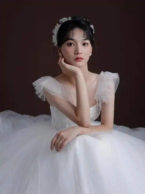 女生一定要拍一次的单人婚纱照