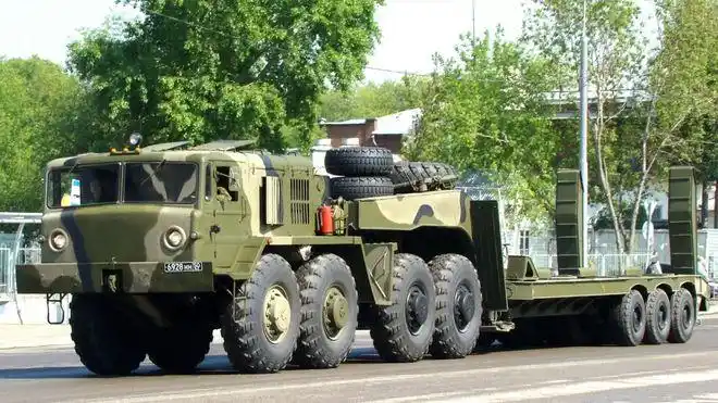 maz537牵引拖挂式运输车