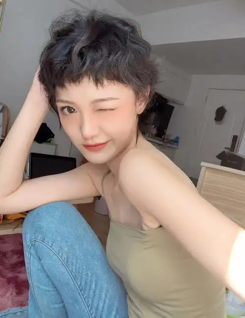 酷感十足超a短发 女生超短发发型设计#西安发型设计  #女生短发发型