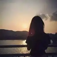 高冷女头像背影背影落寞的高冷女生头像