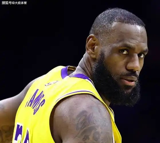 生涯真漫长啊,04届的球员都已经没人打球了,詹姆斯还在战斗