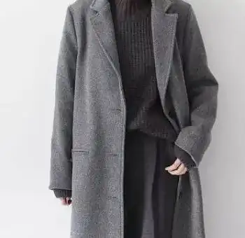 浅灰色外套搭配什么颜色内搭好看3