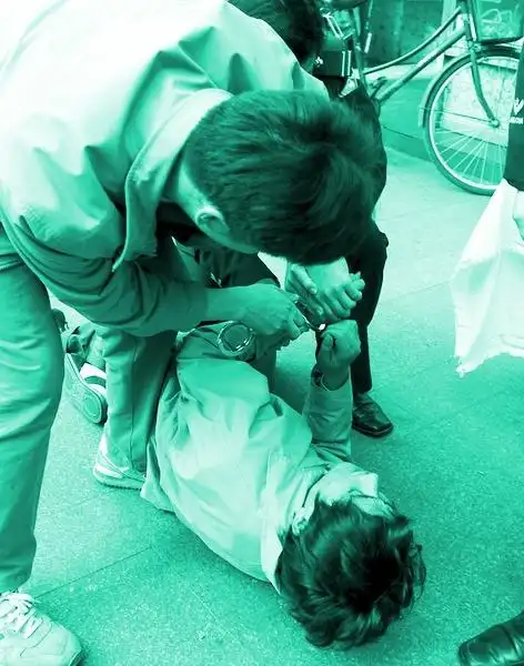 记者第一现场目击江汉路反扒(组图)