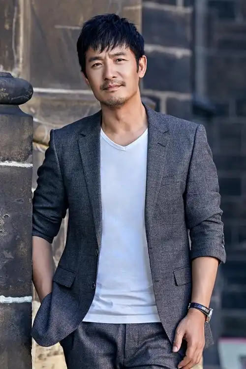 届北京影视春燕奖"电视剧最佳男主角奖",2006网络盛典"年度男演员奖"