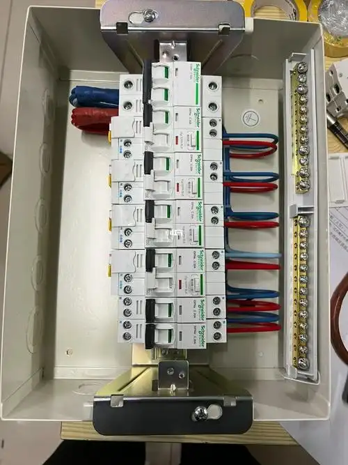 施耐德家装配电箱