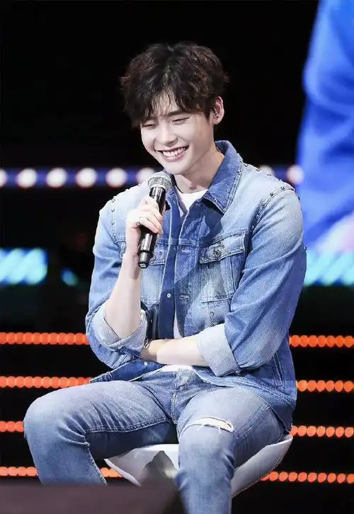 你见过最好看的笑容##越来越美好的李钟硕