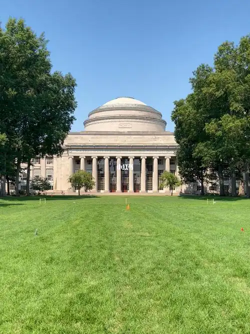 美国麻省理工大学