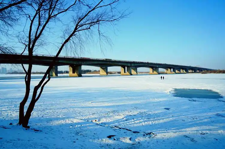 冰雪松花江 - 美篇