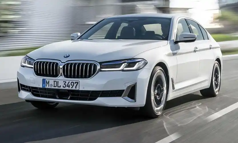 将宝马5系列包括390 kw m550i更新为sa