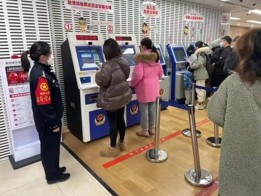 为市民提供更便利服务,浦东出入境办证跑出"加速度"