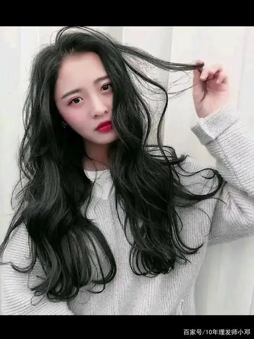 女生染这几个发色 显白有气质