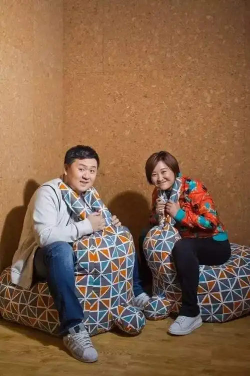 贾玲的老公是谁这2个男人被误认是她老公他成就了贾玲事业