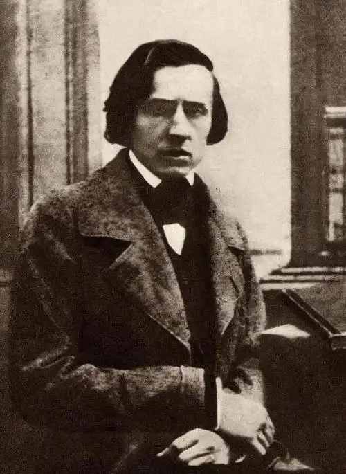 《降e大调夜曲》:肖邦情感的自我异化