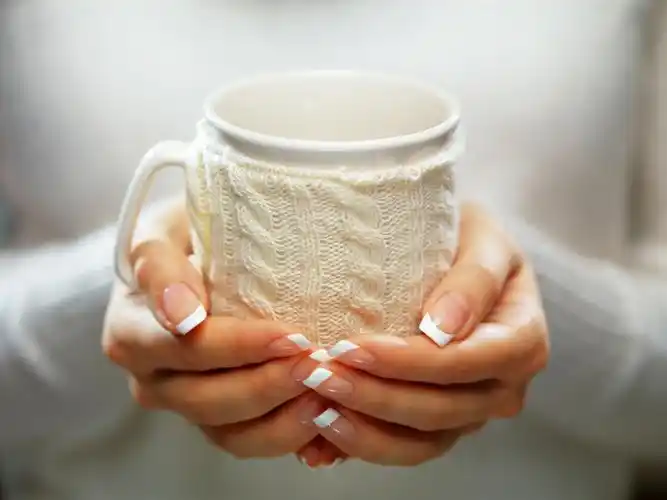 手,杯,手套 壁纸