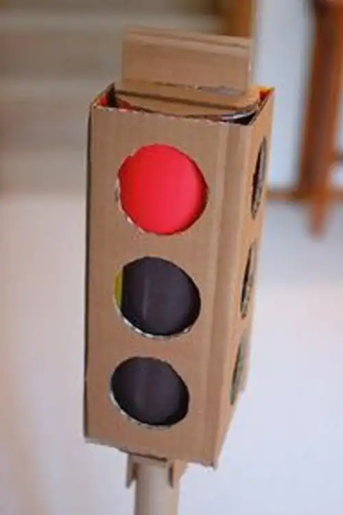 【交通安全要牢记】儿童手工_儿童手工制作教程-作品大全-奇异猫儿童