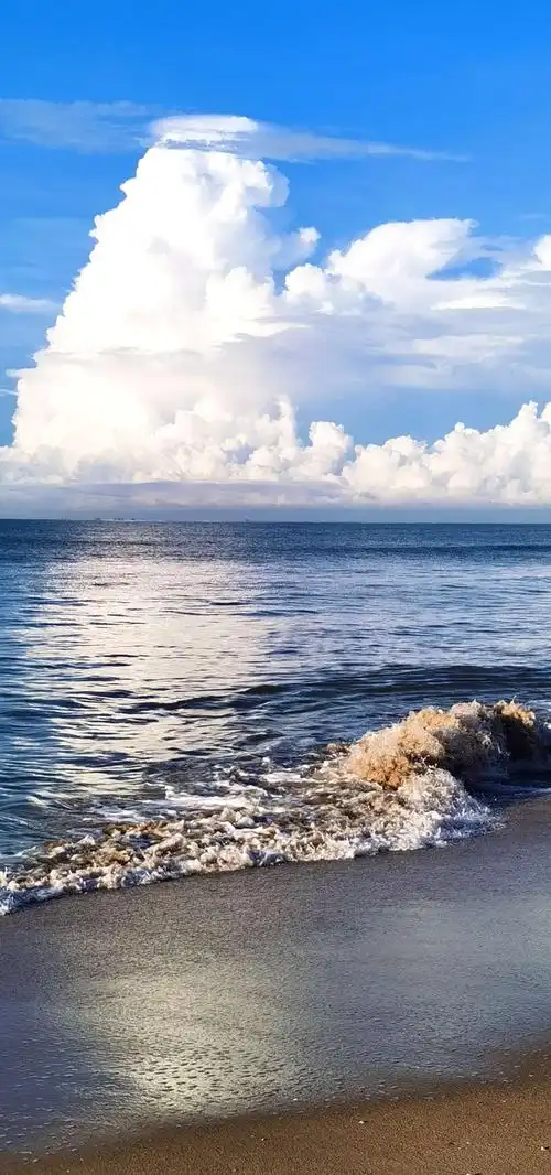 美丽三亚的日出日落蓝天白云大海浪花都叫人惊艳叫绝!美不胜收!