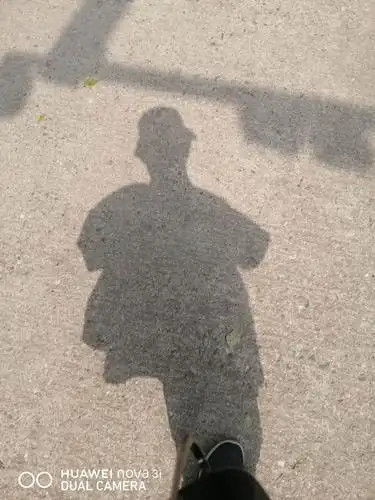 如此帅气的影子,你不点赞一个?