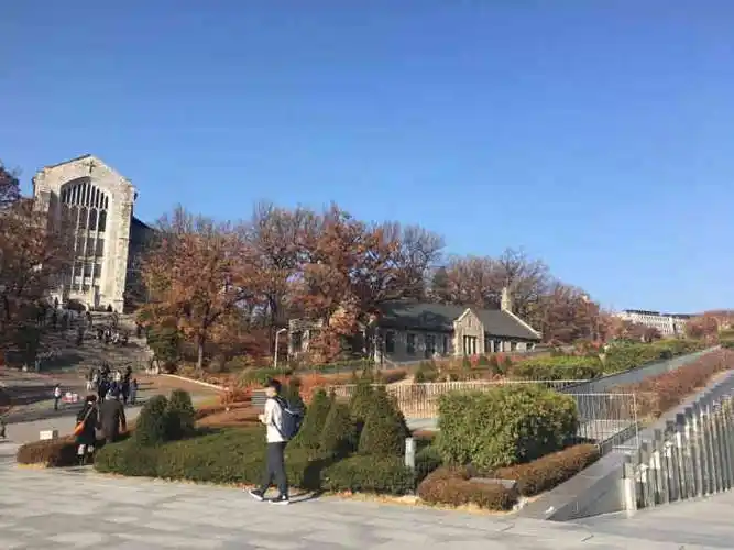 梨花女子大学-"著名梨花女子大学,打卡~那面梨花墙真的好.