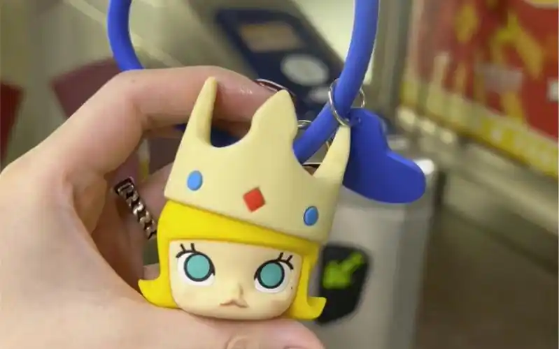 泡泡玛特molly交通卡羊城通