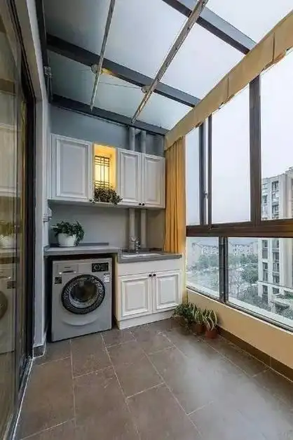 宽大阳台装修效果图