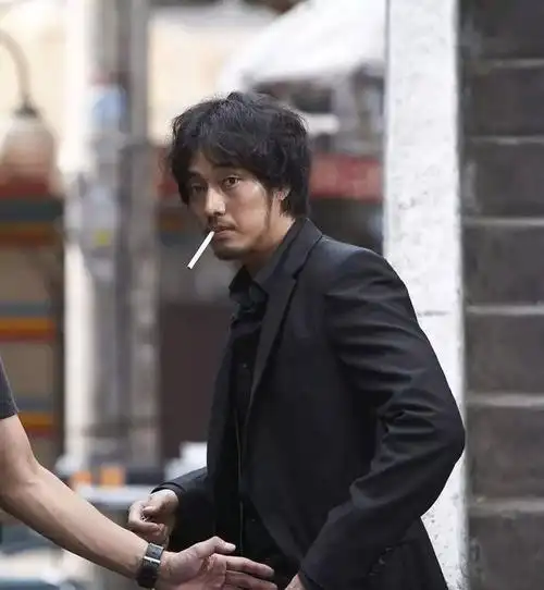 大叔风的鼻祖韩国四大公共财产之一的苏志燮被她私有化了