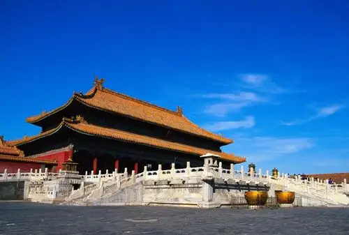 故宫故宫位于北京市中心,旧称紫禁城.