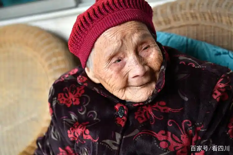 119岁老人将打破全世界最长寿女性纪录 膝下子孙近百身体仍硬朗
