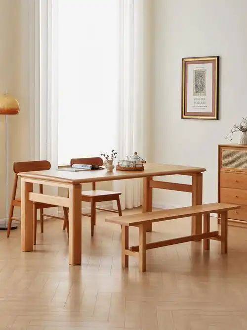 墩墩餐桌够大,够宽,够厚,够墩实,同时,够简洁没有新奇,没有复杂,只有