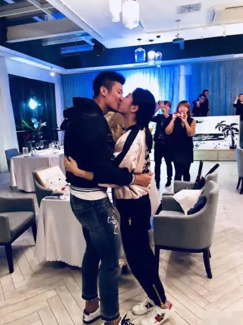 从四大天王到小鲜肉国羽爱情故事从不缺主角