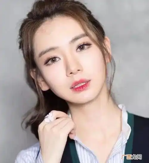 下巴短也好看的女明星,原来短下巴也有春天