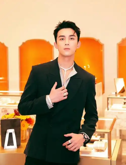 宝格丽这种活动吴磊和赵露思肯定会避嫌啊#月升沧海  #星汉灿烂