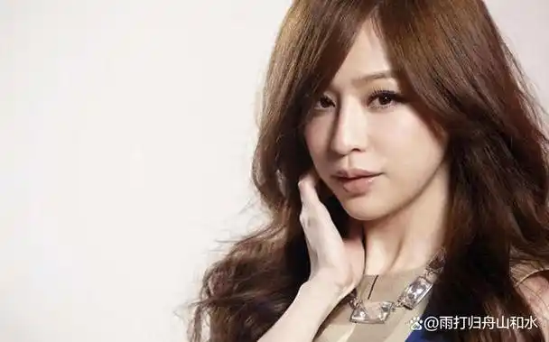 王心凌真的是让所有女人不嫉妒还支持老公追星史无前例的女歌手