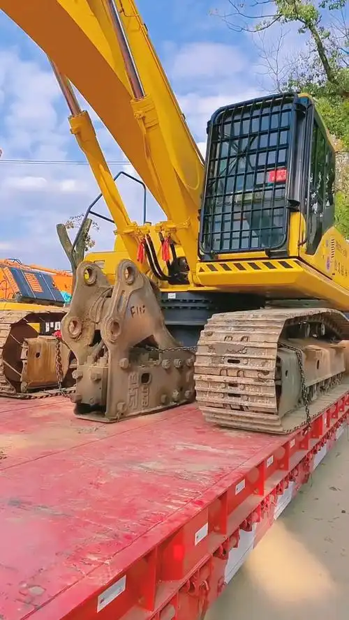 小松360,出发!携破碎锤,工程利器驶向工地